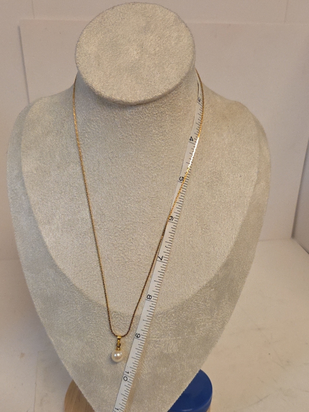 Vintage Gold Tone Solitaire Pearl Pendant 19" Delicate Snake Chain .